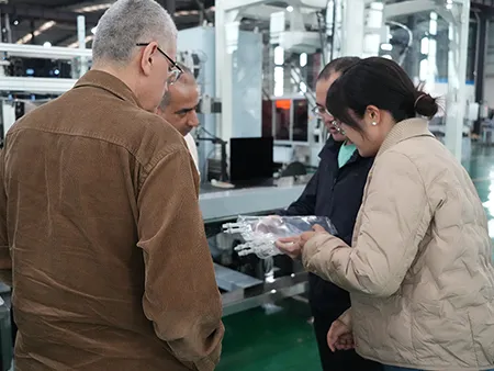 زيارة عملاء